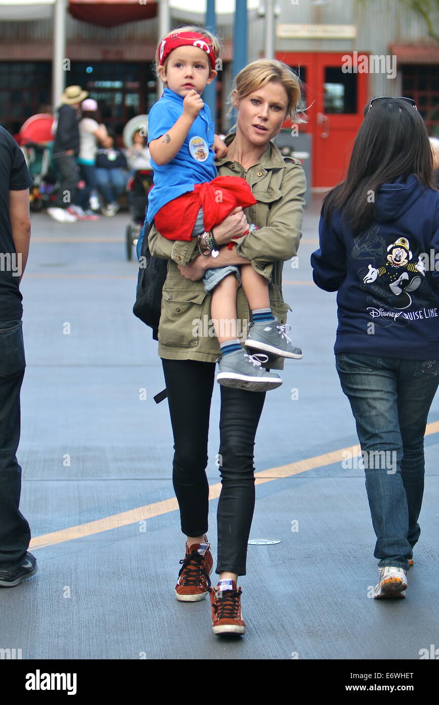Julie Bowen spends the day at Disneyland with her family and friends
