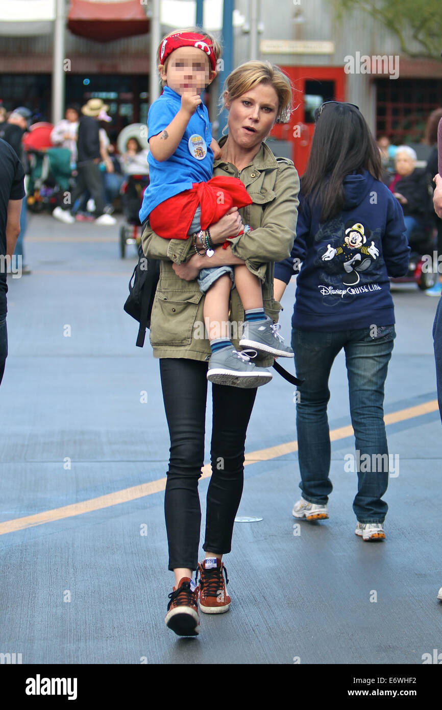 Julie Bowen spends the day at Disneyland with her family and friends