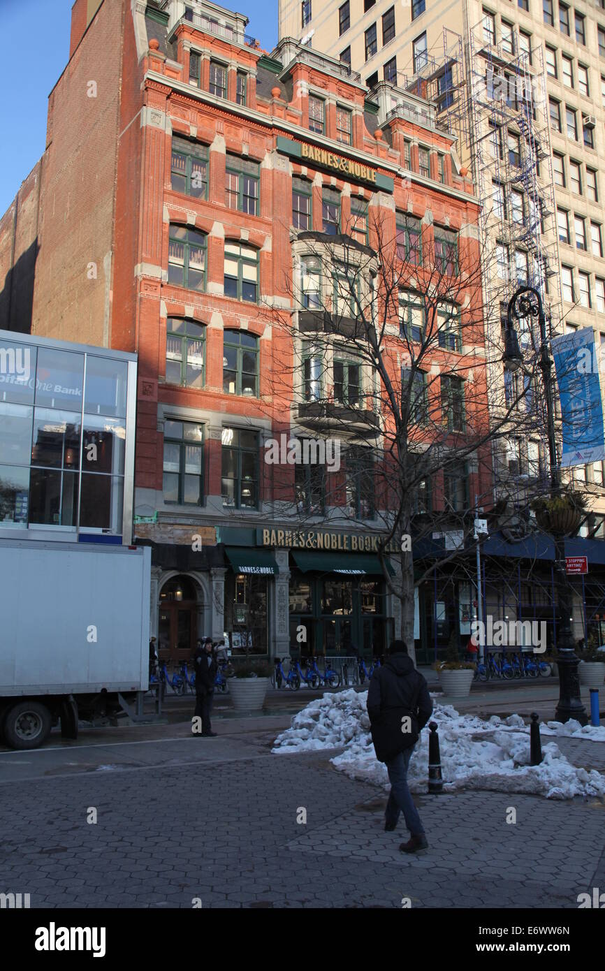 Barnes & Noble book store Where NYC, New York, United States When 10