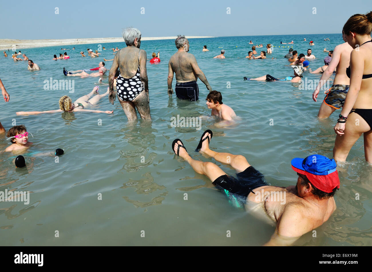 people-floating-in-the-dead-sea-israel-stock-photo-alamy