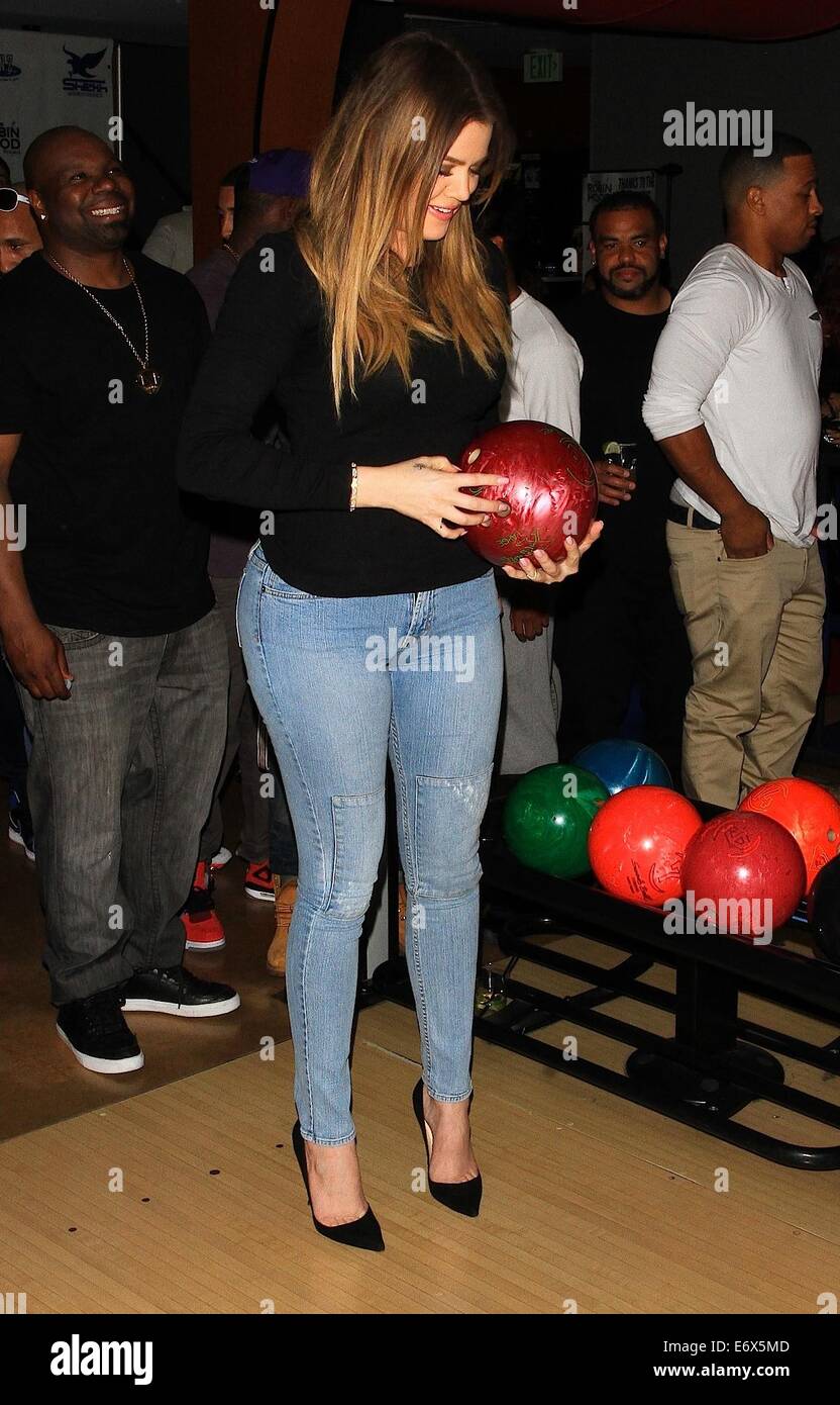 The Robin Hood Project Celebrity Bowling at Pinz Bowling Alley Featuring:  Khloe Kardashian Where: Studio City, California, United States When: 15 Feb  2014 Stock Photo - Alamy