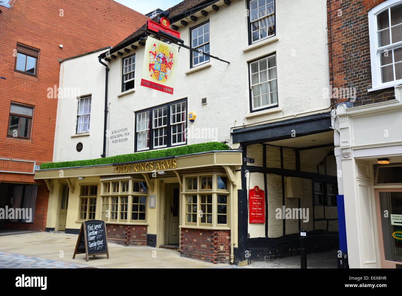 16th century Olde Kings Arms Hotel, High Street, Old Town, Hemel