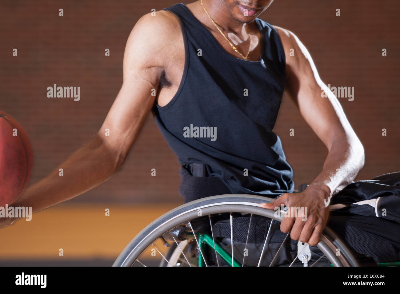 Disabled man playing basketball hi-res stock photography and images - Alamy