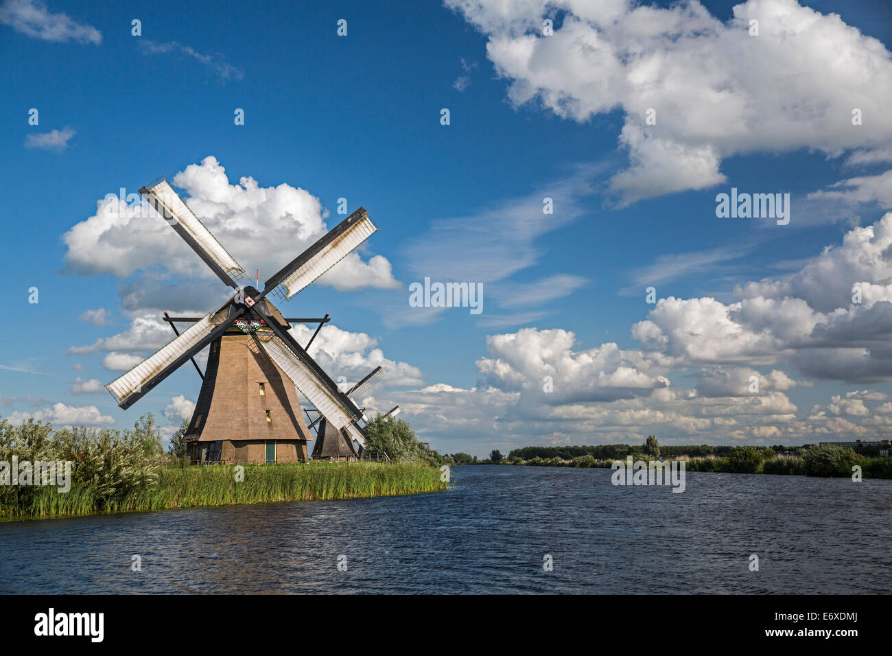 Netherlands, Kinderdijk, Windmills in Alblasserwaard polder, Unesco World Heritage site Stock Photo