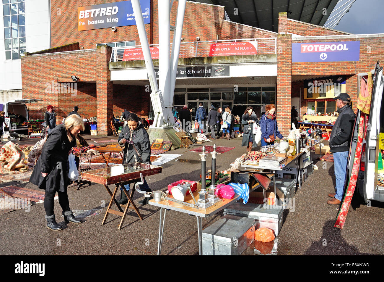 Sunbury Antiques Market, Kempton Park Racecourse, SunburyonThames