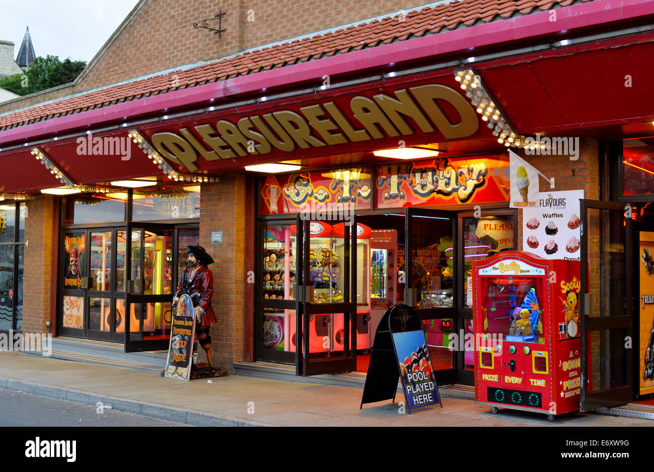Whitby: Pleasureland amusement arcade Stock Photo