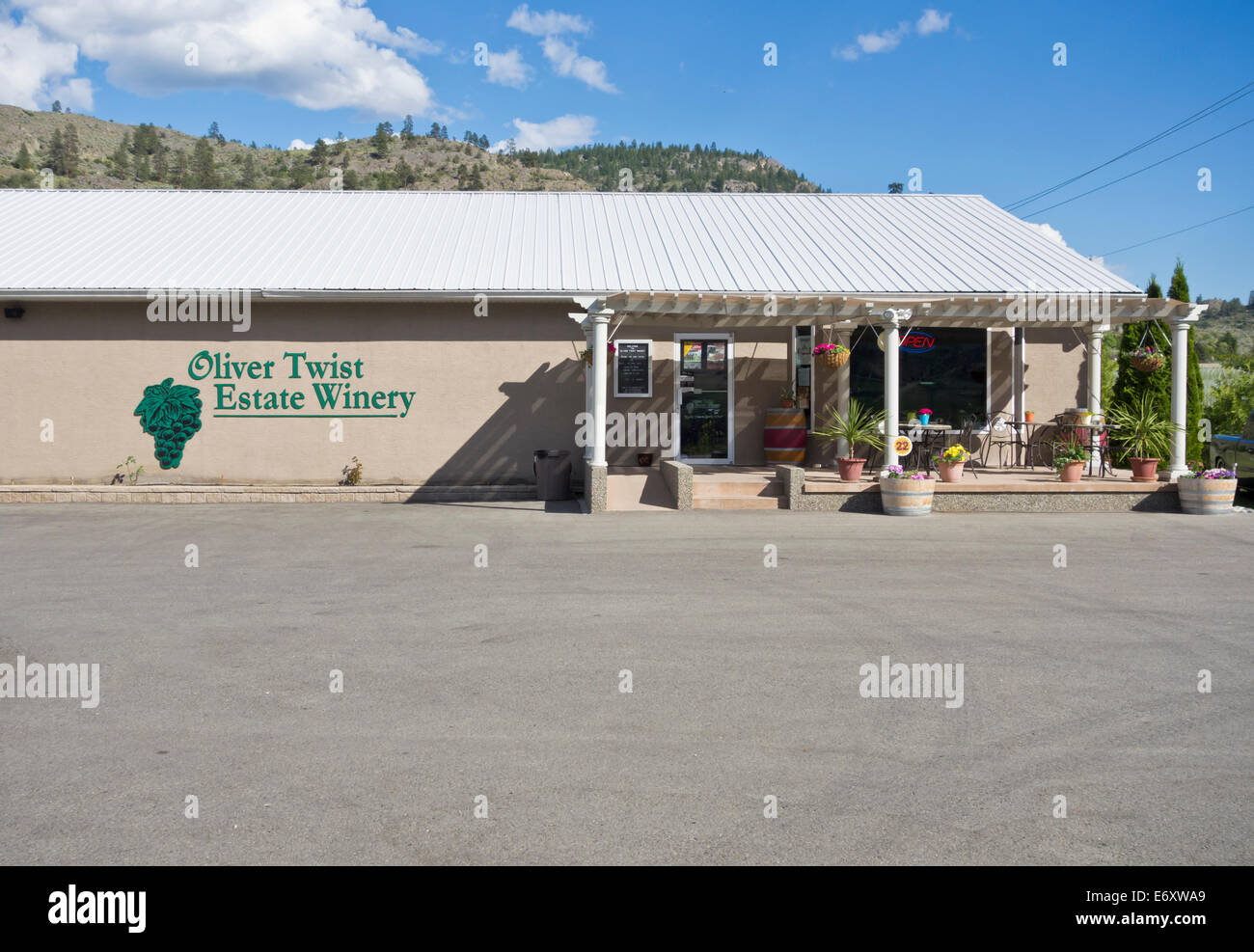 Oliver Twist Estate winery building and tasting room in the South Okanagan wine country of