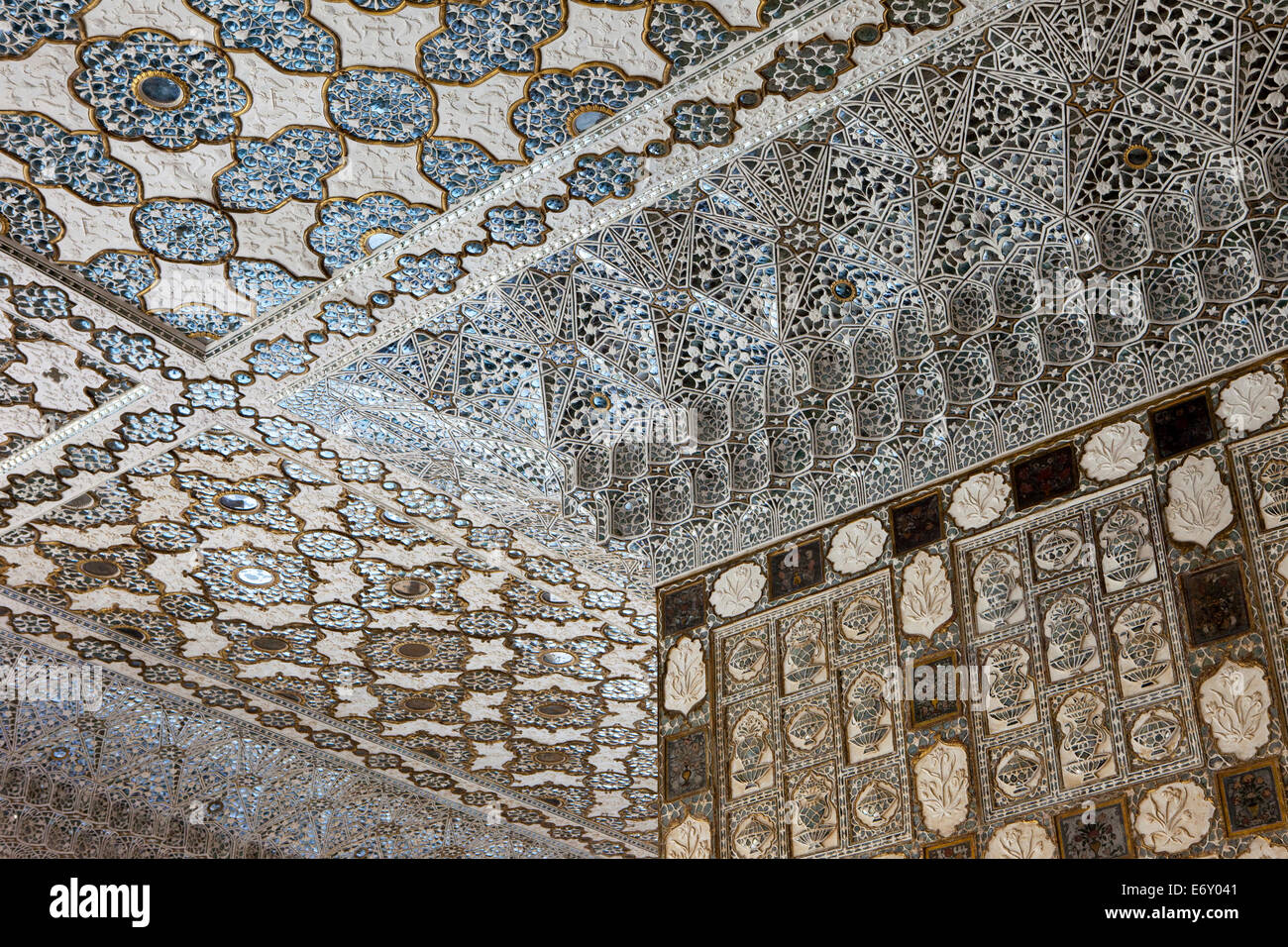 Amer fortress mirror hi-res stock photography and images - Alamy
