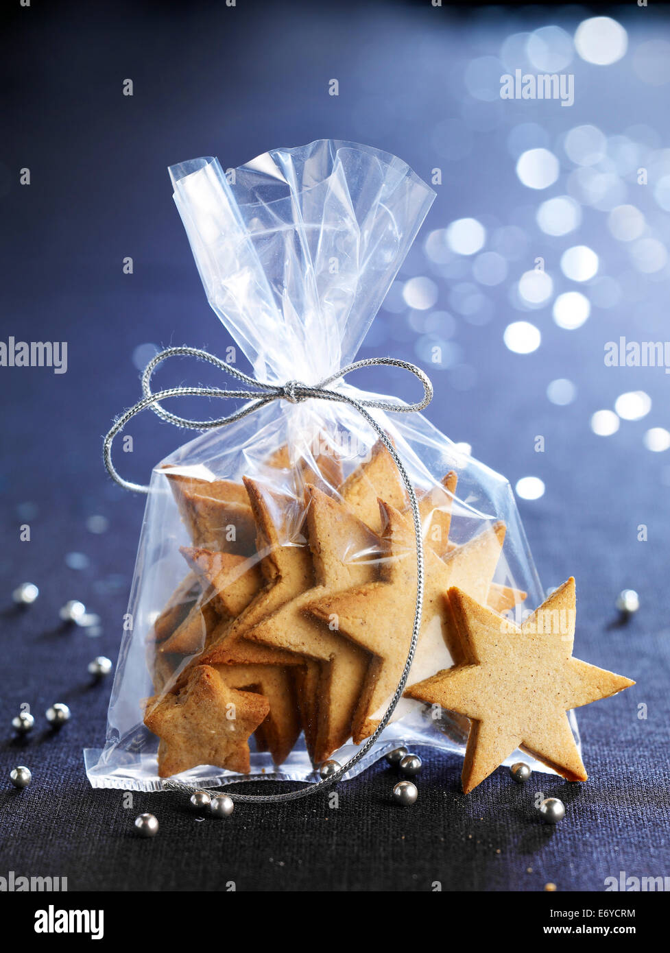 Star-shaped shortbread cookies Stock Photo - Alamy