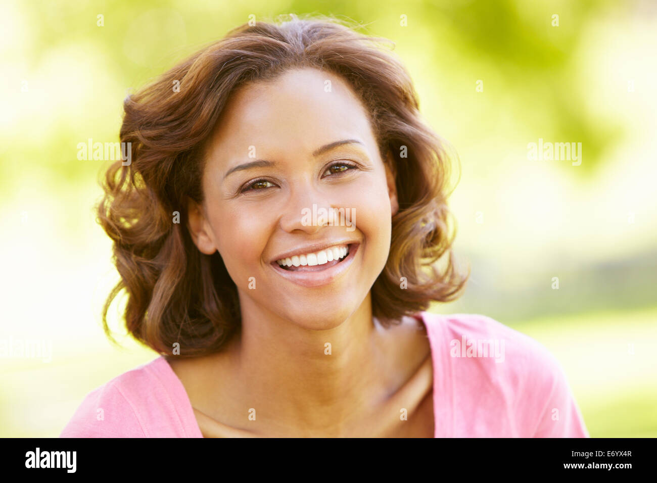 Horizontal outdoors sunshine hi-res stock photography and images - Alamy