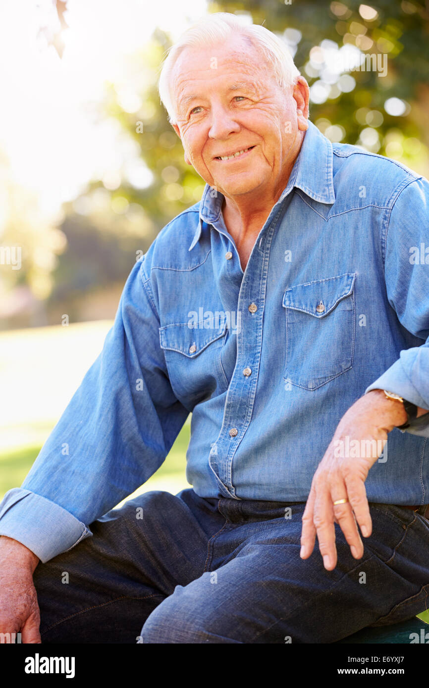 Outdoor portrait senior man hi-res stock photography and images - Alamy