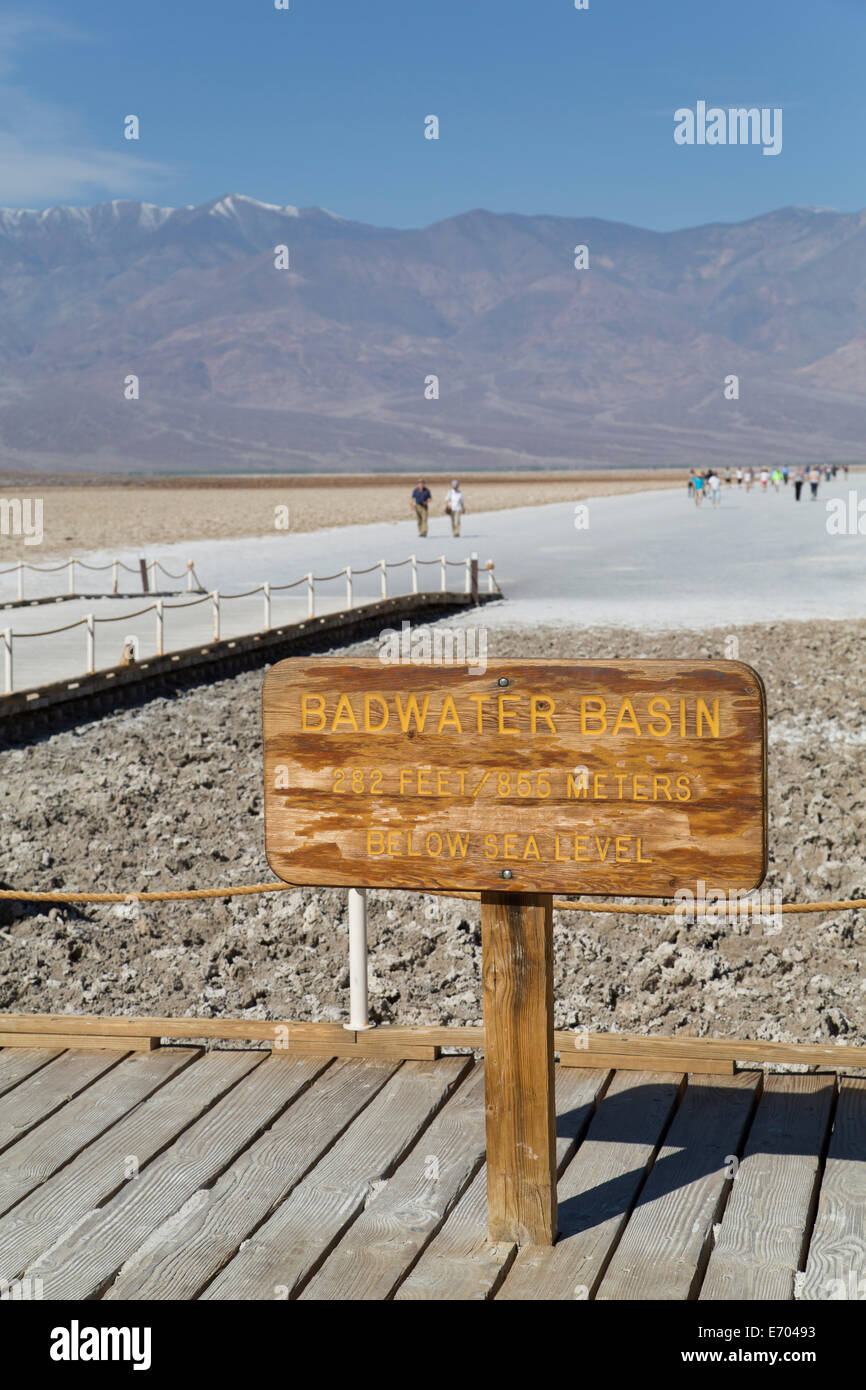 Death valley national park sign hi-res stock photography and images - Alamy
