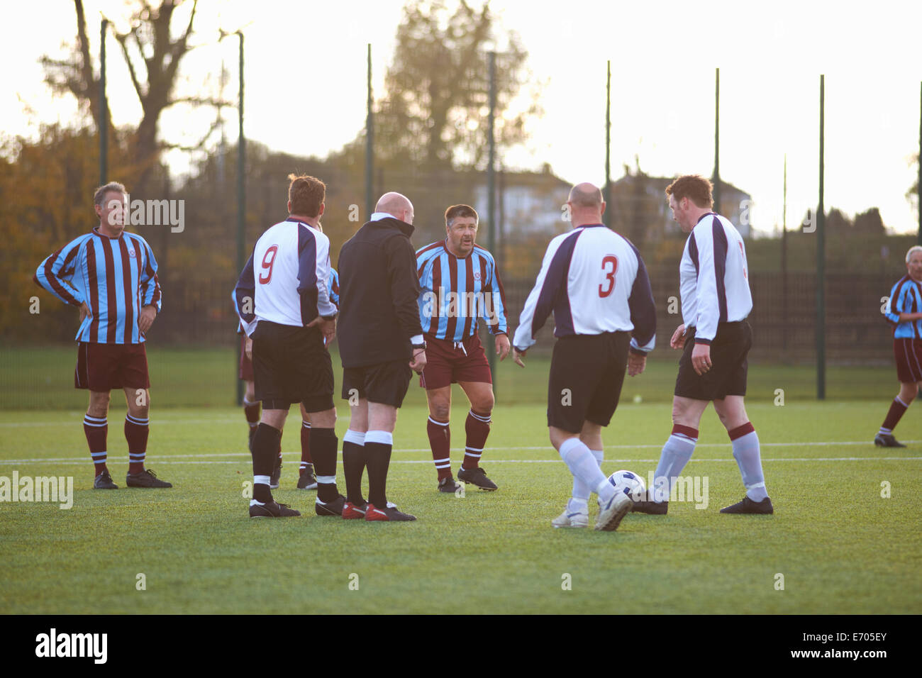 Players arguing with referee hires stock photography and images Alamy