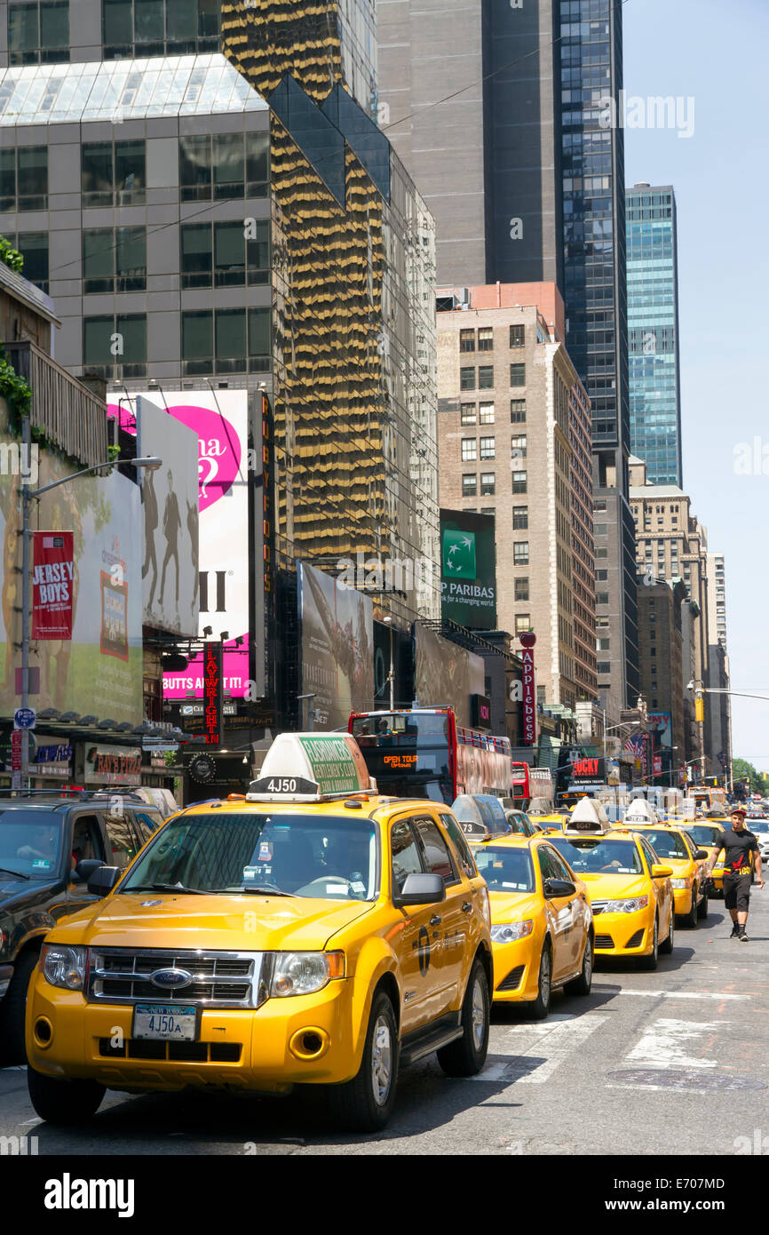 Yellow taxis in New York City Stock Photo Alamy