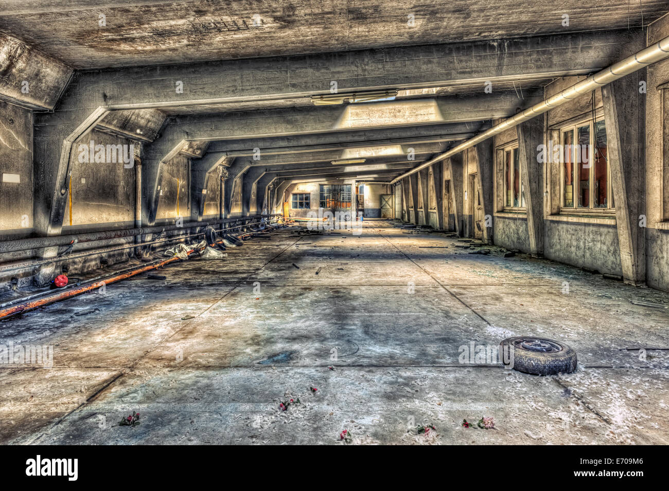 Abandoned underground parking garage Stock Photo - Alamy