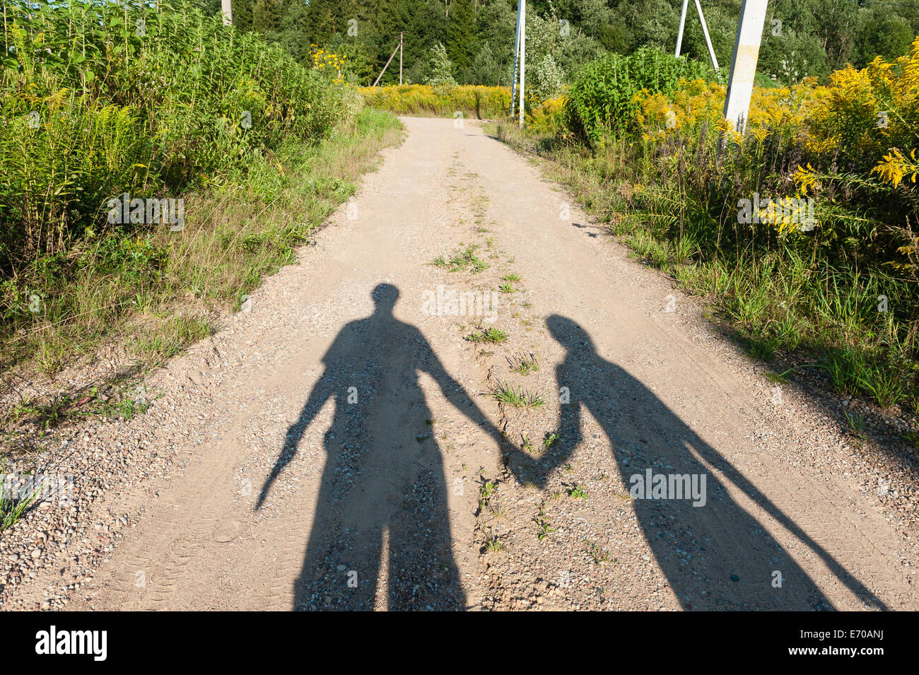 Page 2 Boy And Girl Holding Hands Silhouette High Resolution Stock Photography And Images Alamy Page 2 Boy And Girl Holding Hands Silhouette High Resolution Stock Photography And Images Alamy