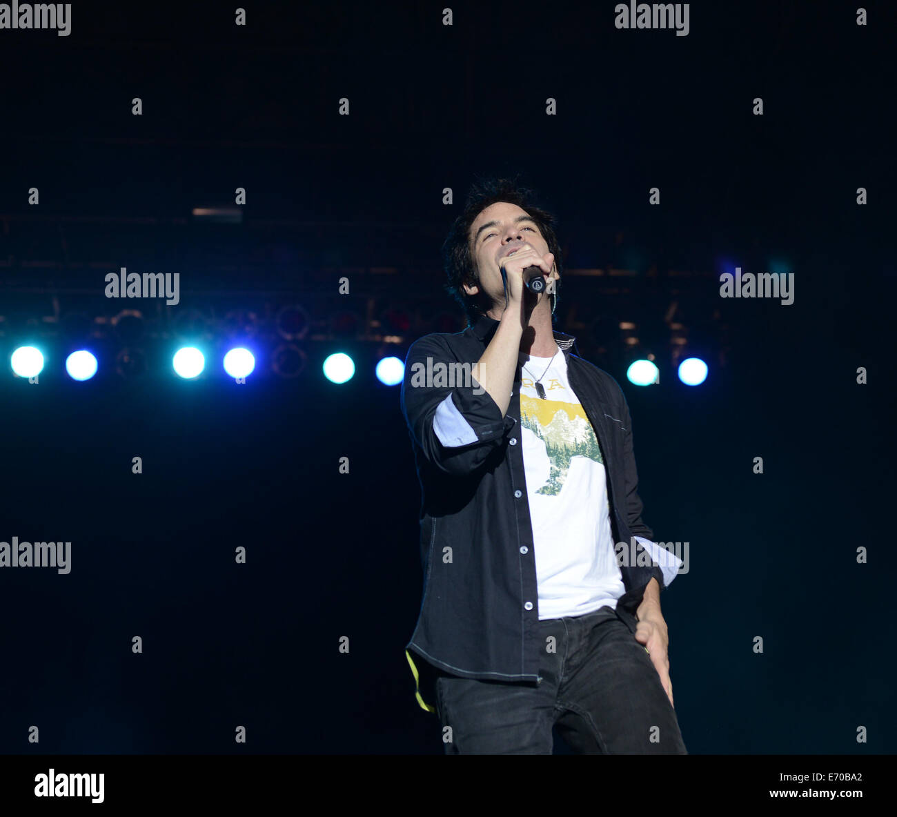 Pat Monahan Train Singer High Resolution Stock Photography and Images ...