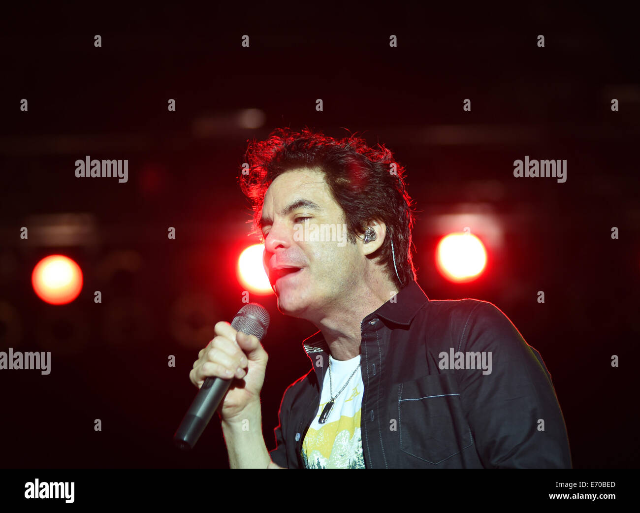 Pat monahan train singer hi-res stock photography and images - Alamy