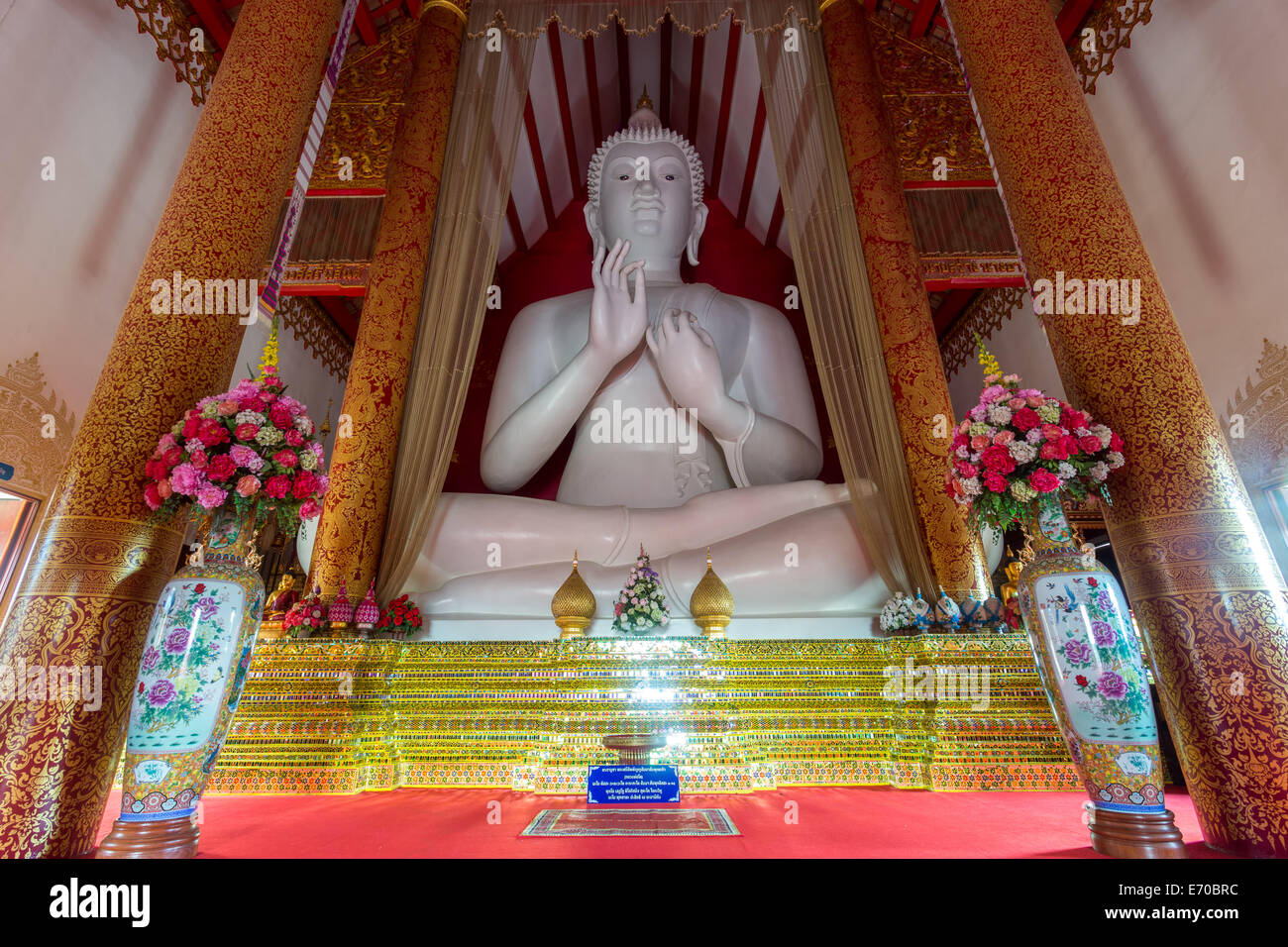 Low angle view Interior of Wat Mangkol Thawararam (Wat Khrua Khrae) Stock Photo