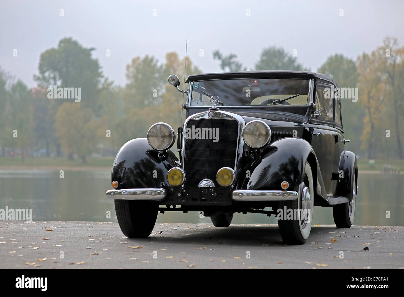 Mercedes convertible, vintage black hi-res stock photography and images -  Alamy