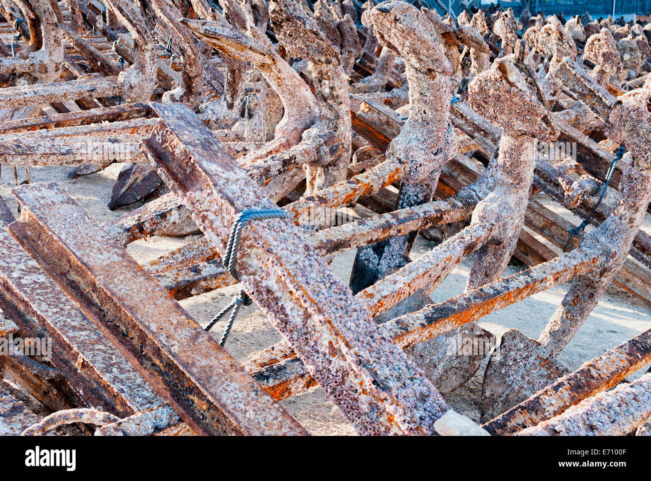 Old rusty metal anchor hi-res stock photography and images - Alamy