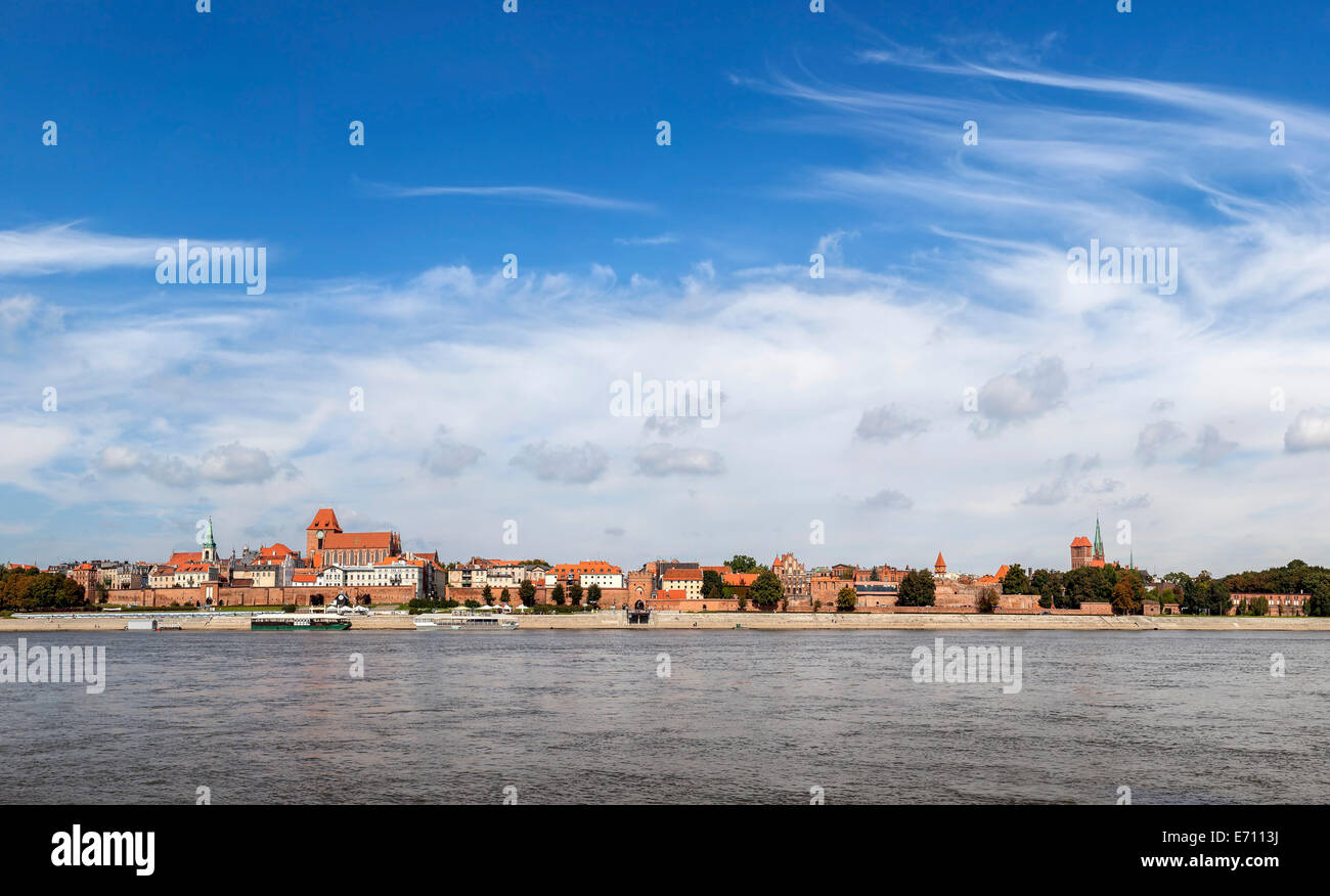 Torun old town city hall medieval architecture hi-res stock photography ...
