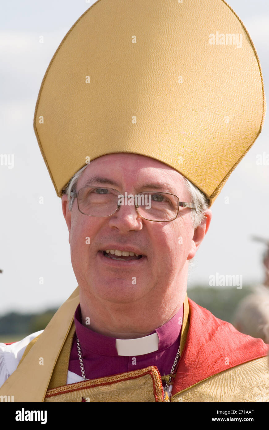 Bishop of Norwich the Rev Graham James Norfolk England UK 2014 2010s  HOMER SYKES Stock Photo