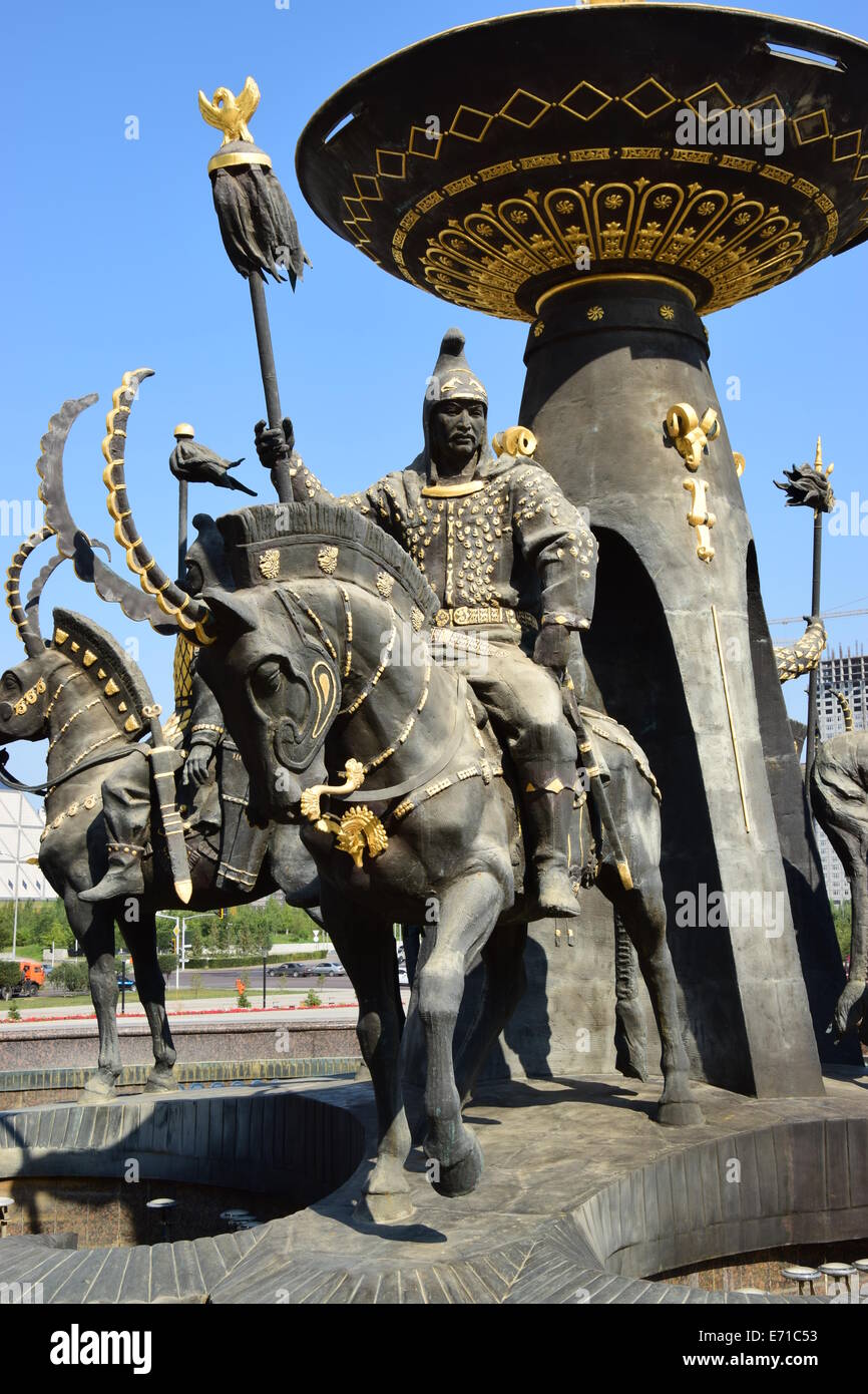 Gold warrior statue hi-res stock photography and images - Alamy