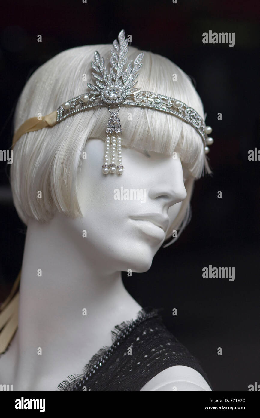 Shop window Display of a mannequin in a diamond and pearl Tiara Stock Photo