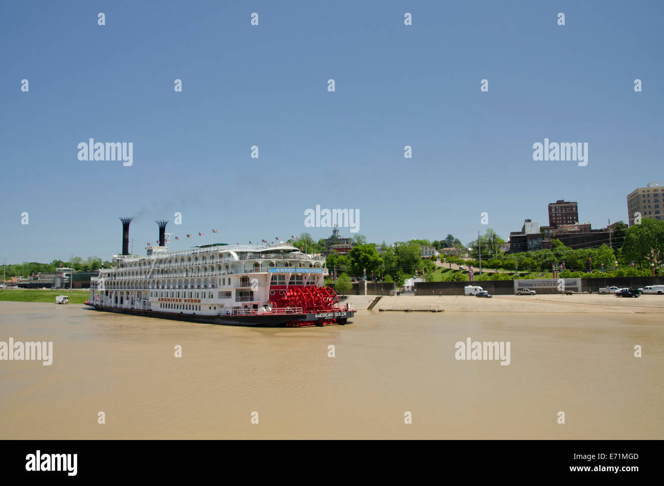 USA, Mississippi, Vicksburg. American Queen cruise paddlewheel boat on