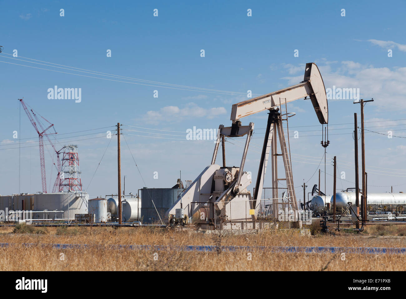 Oil pumpjacks - Kern River Oil Field, Coalinga, California USA Stock Photo