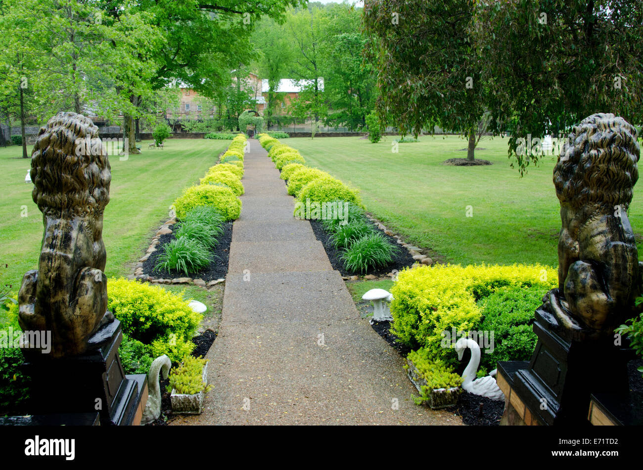 USA, Tennessee, Hurricane Mills, Loretta Lynn Ranch. Loretta's personal Plantation Home. Front