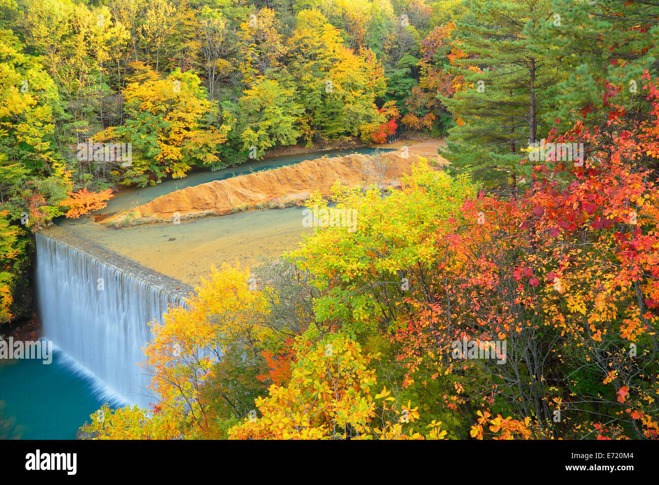 Autumnal leaves in the Matsukawa Valley, Iwate Prefecture ...