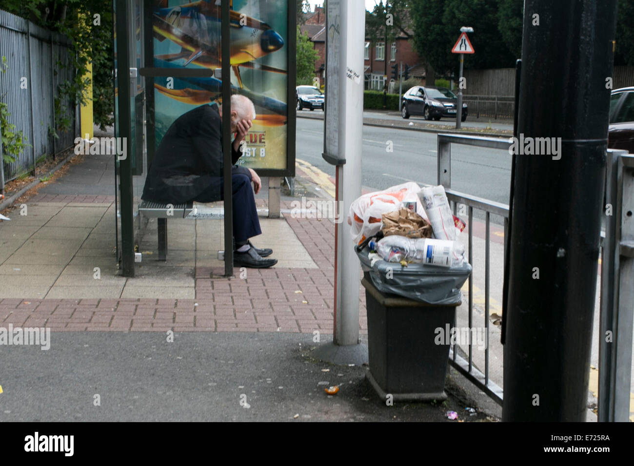 Old man with head in hand hi-res stock photography and images - Alamy