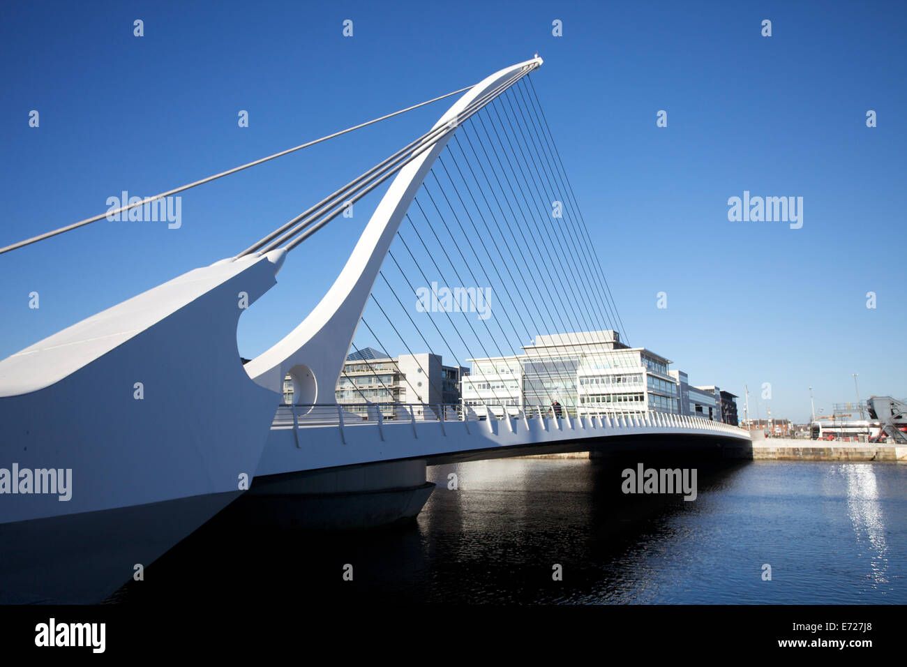 Dublin liffey river bridge hi-res stock photography and images - Alamy