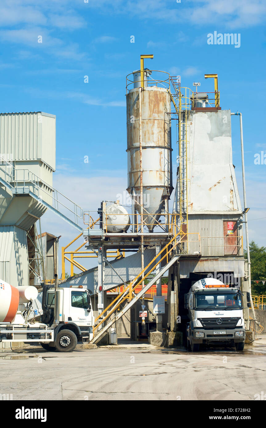 Cement and concrete factory Stock Photo Alamy