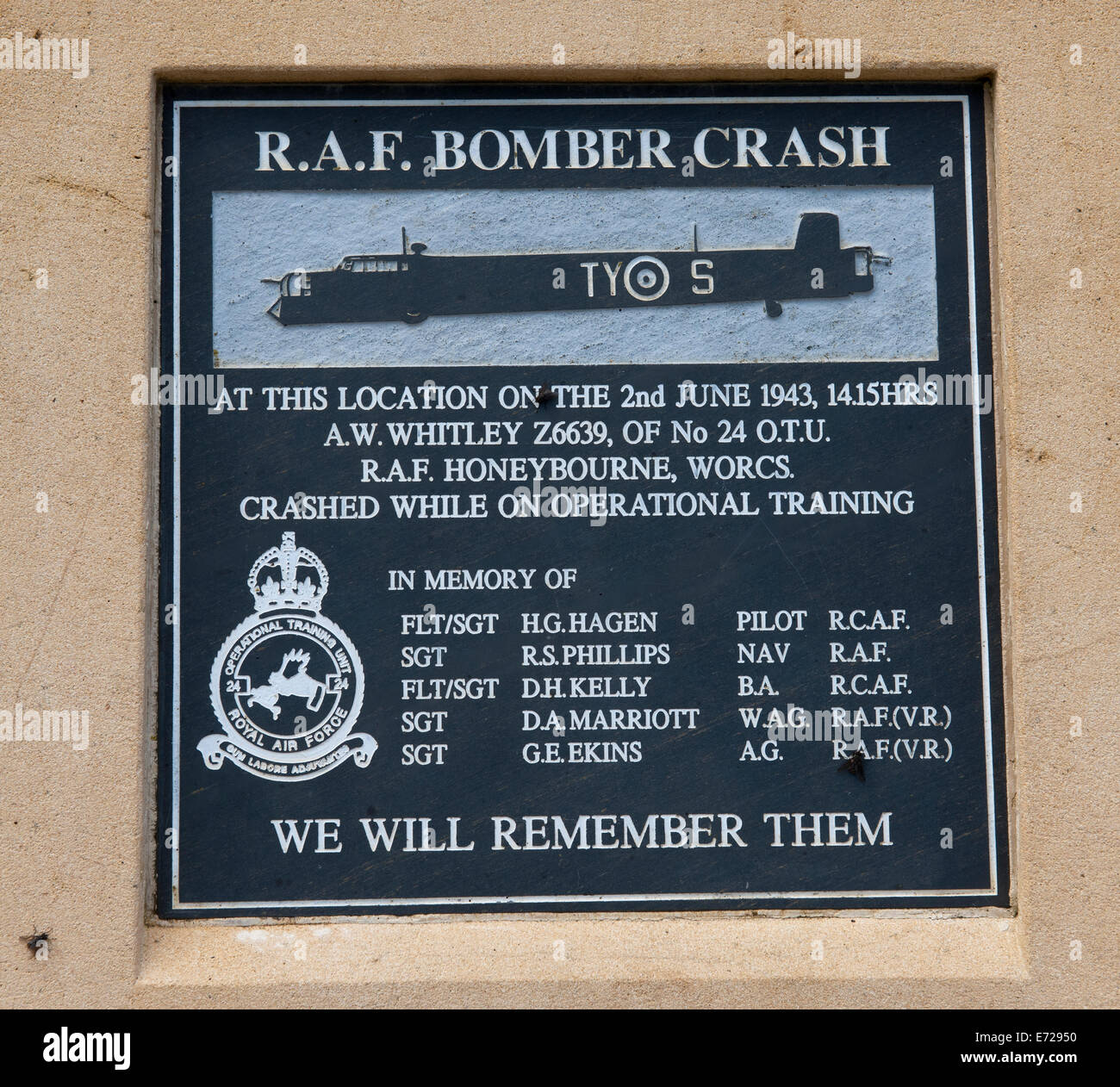 Commemorative Plaque To The Crew Of R A F Bomber Aircraft Whitley Nr Stock Photo Alamy alamy