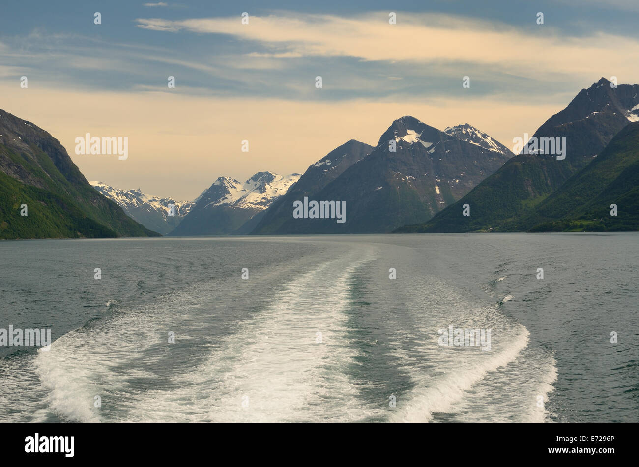 Propeller Wash High Resolution Stock Photography and Images Alamy