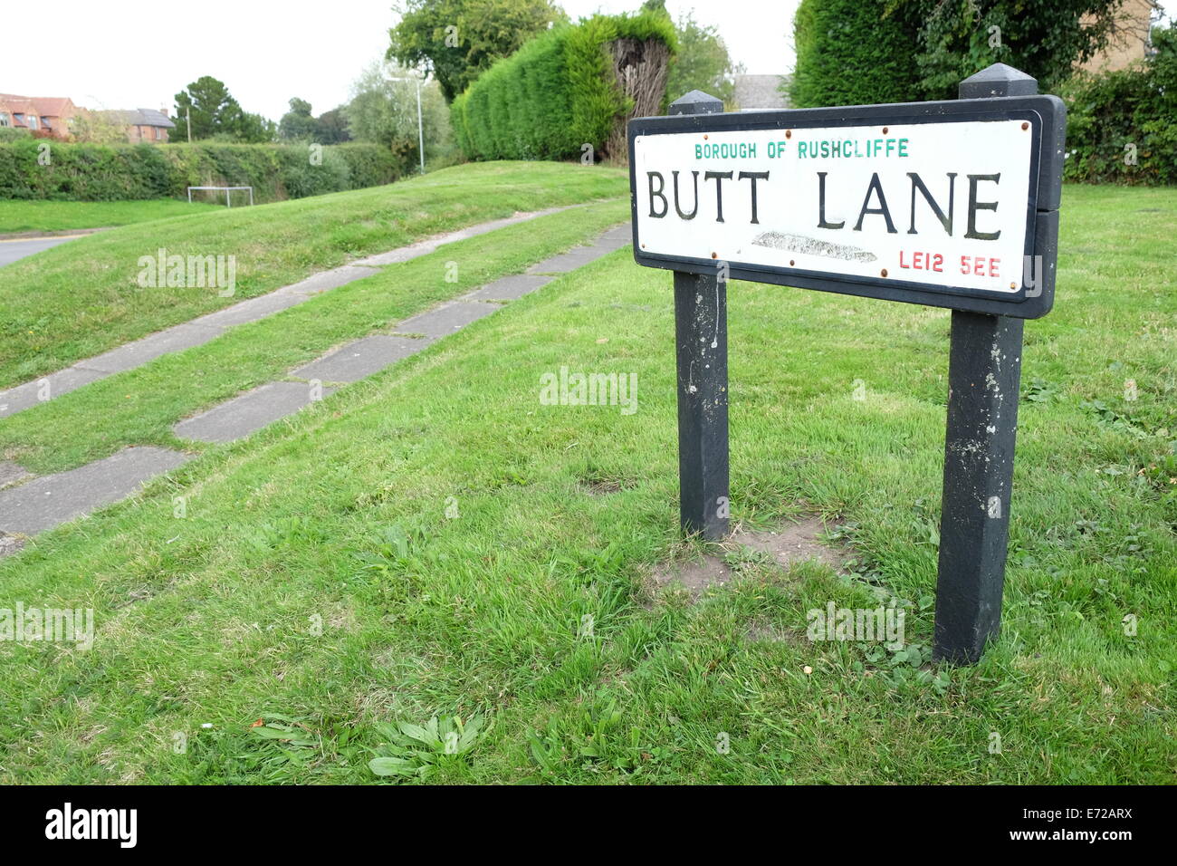 Nudist oilalarning yaqindan korinishi