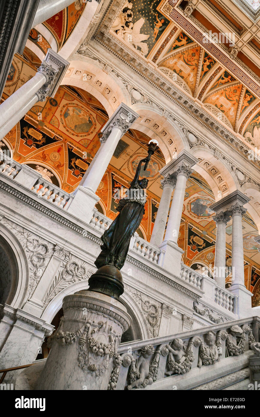USA, Washington DC, Capitol Hill  Library of Congress  The Great Hall  Architectural detail and statue. Stock Photo