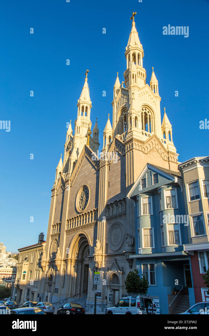 Saint Peter and Paul Church in Washington Square in San Francisco ...