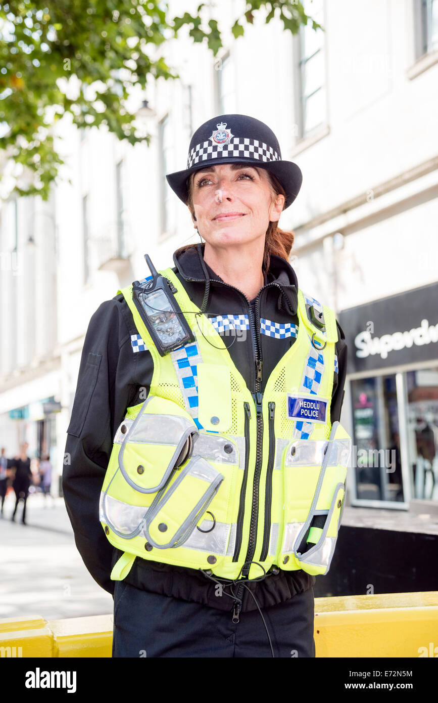Police woman officer WPC at Nato summit in Cardiff City Centre, Wales, UK. Thursday 4th September 2014 Credit:  Robert Convery/Alamy Live News Stock Photo