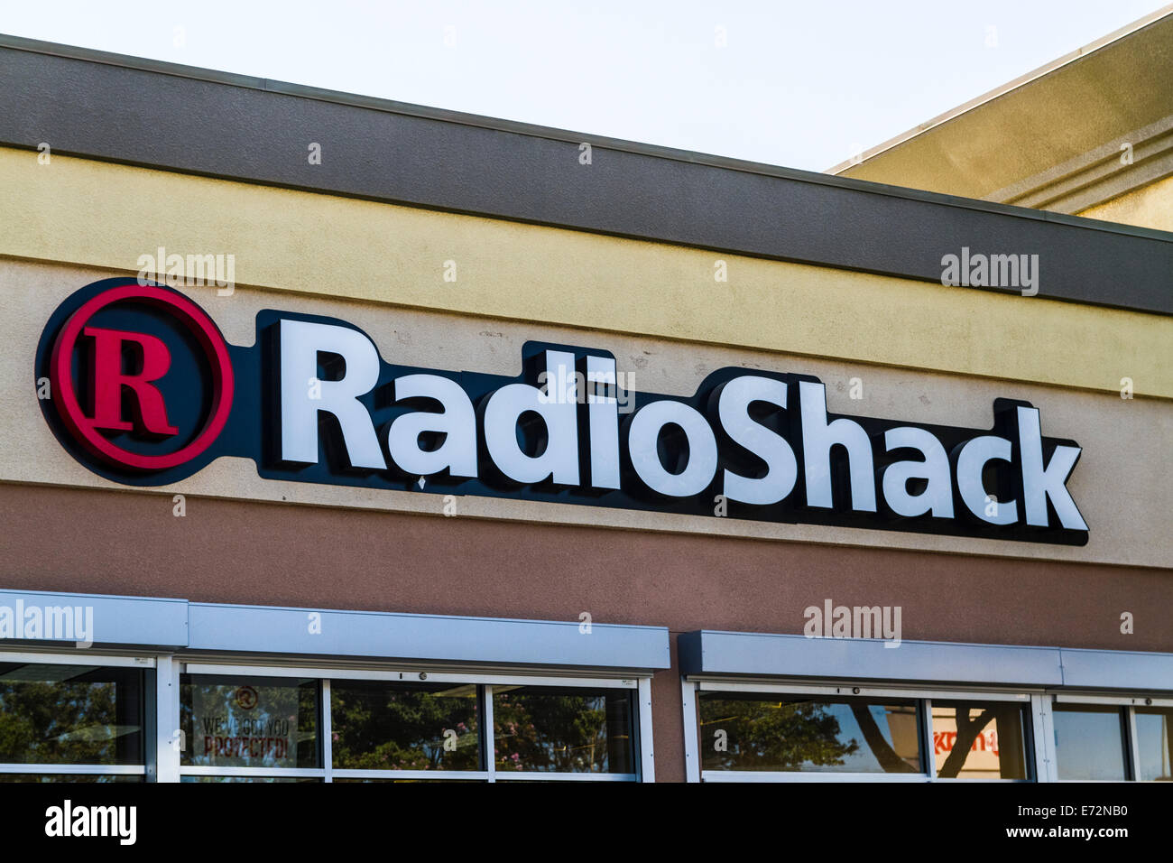 A Radio Shack Store In Modesto California Stock Photo Alamy