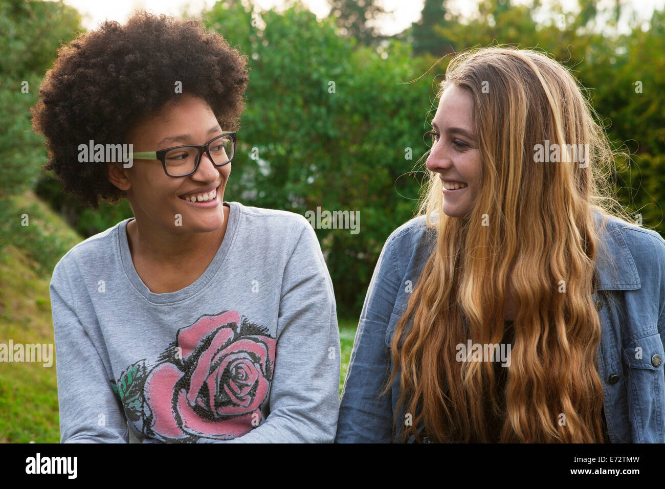 View of smiling teenage girls (13-15, 16-17) Stock Photo