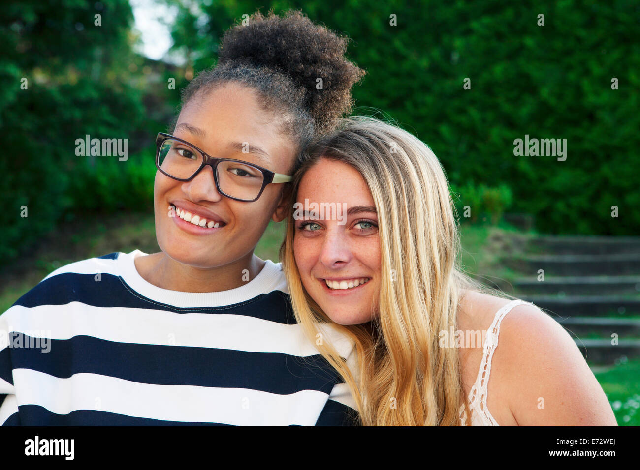 View of smiling teenage girls (13-15, 16-17) Stock Photo