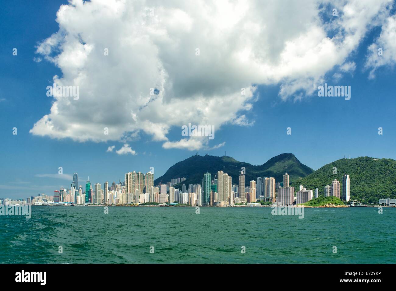 Hong kong skyline cloud hi-res stock photography and images - Alamy