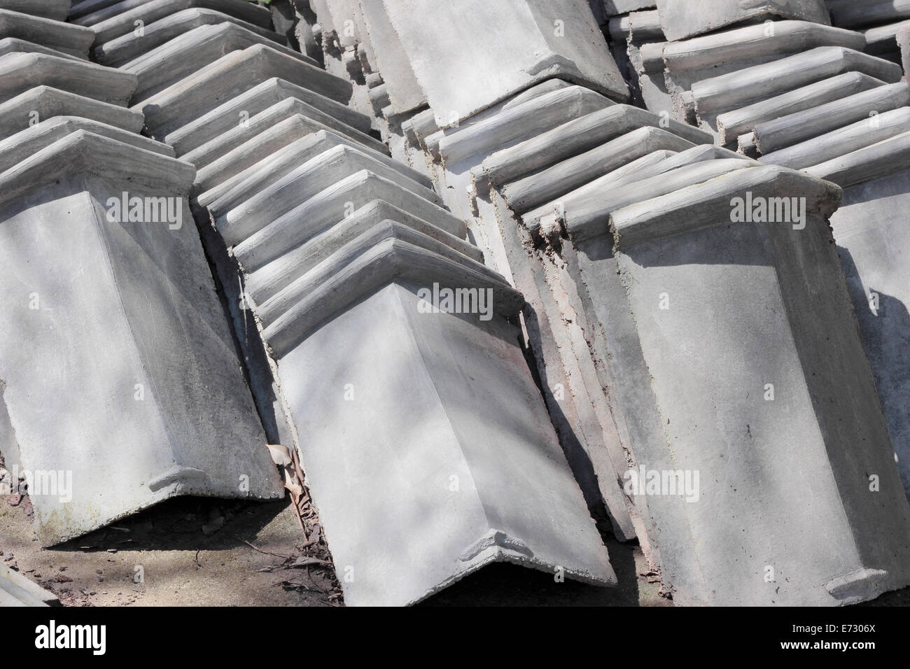 Concrete roof tiles hires stock photography and images Alamy