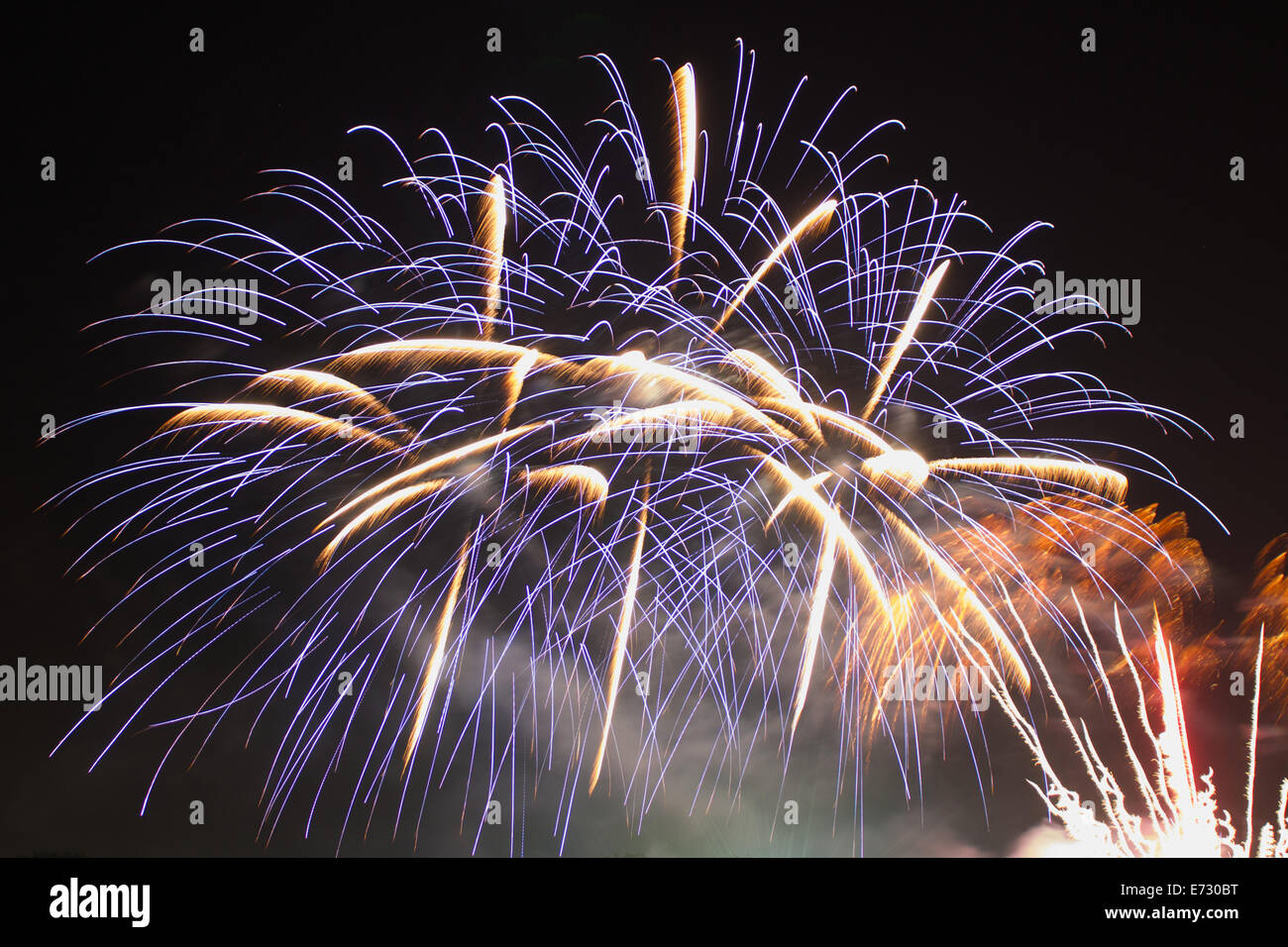 Colour burst hi-res stock photography and images - Alamy