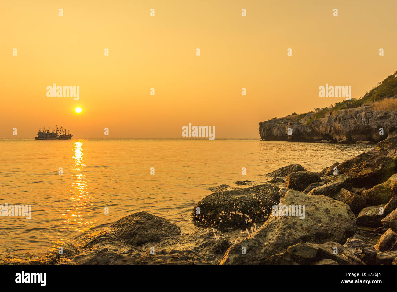The sunset sea Stock Photo - Alamy