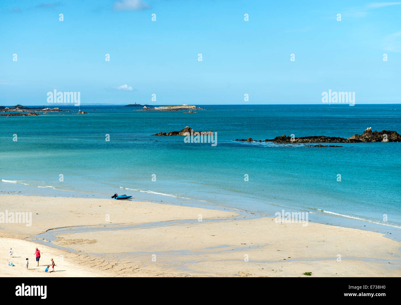 Family beach hi-res stock photography and images - Alamy